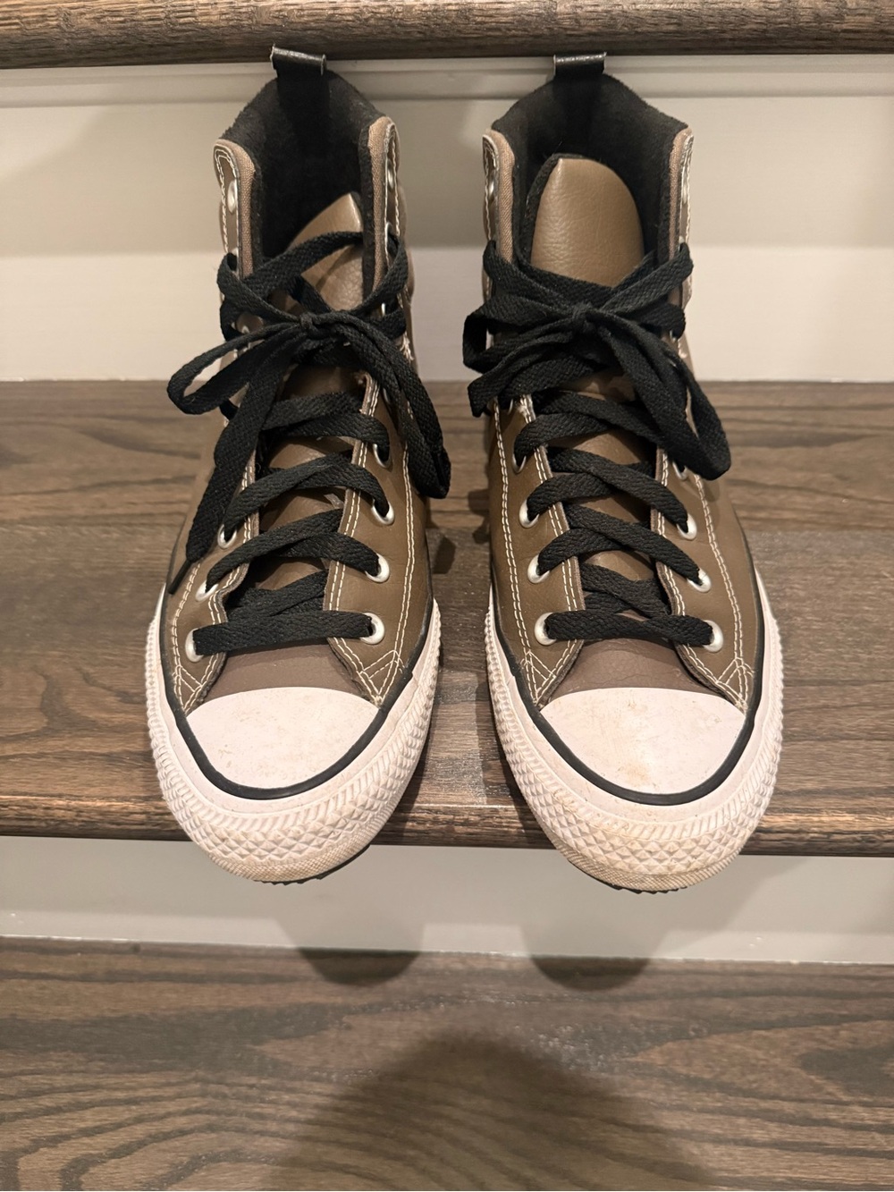 Converse water repellant High-Top Sneakers in Brown with Black Laces